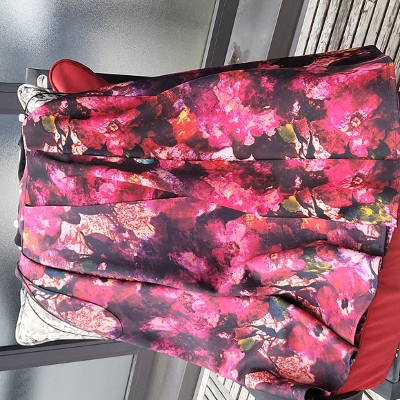 Dress - Picture 5 of 5